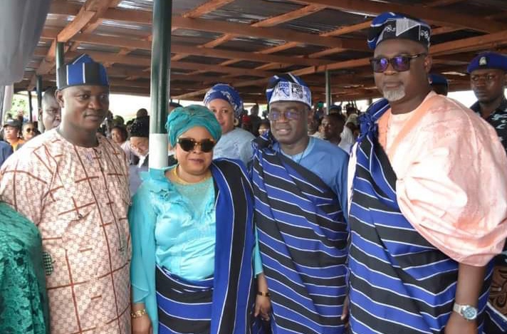 Former First Lady of Nigeria, Dame Patience Jonathan (2nd left) poses with Governor Alia and other dignitaries at the Igede Agba Festival.